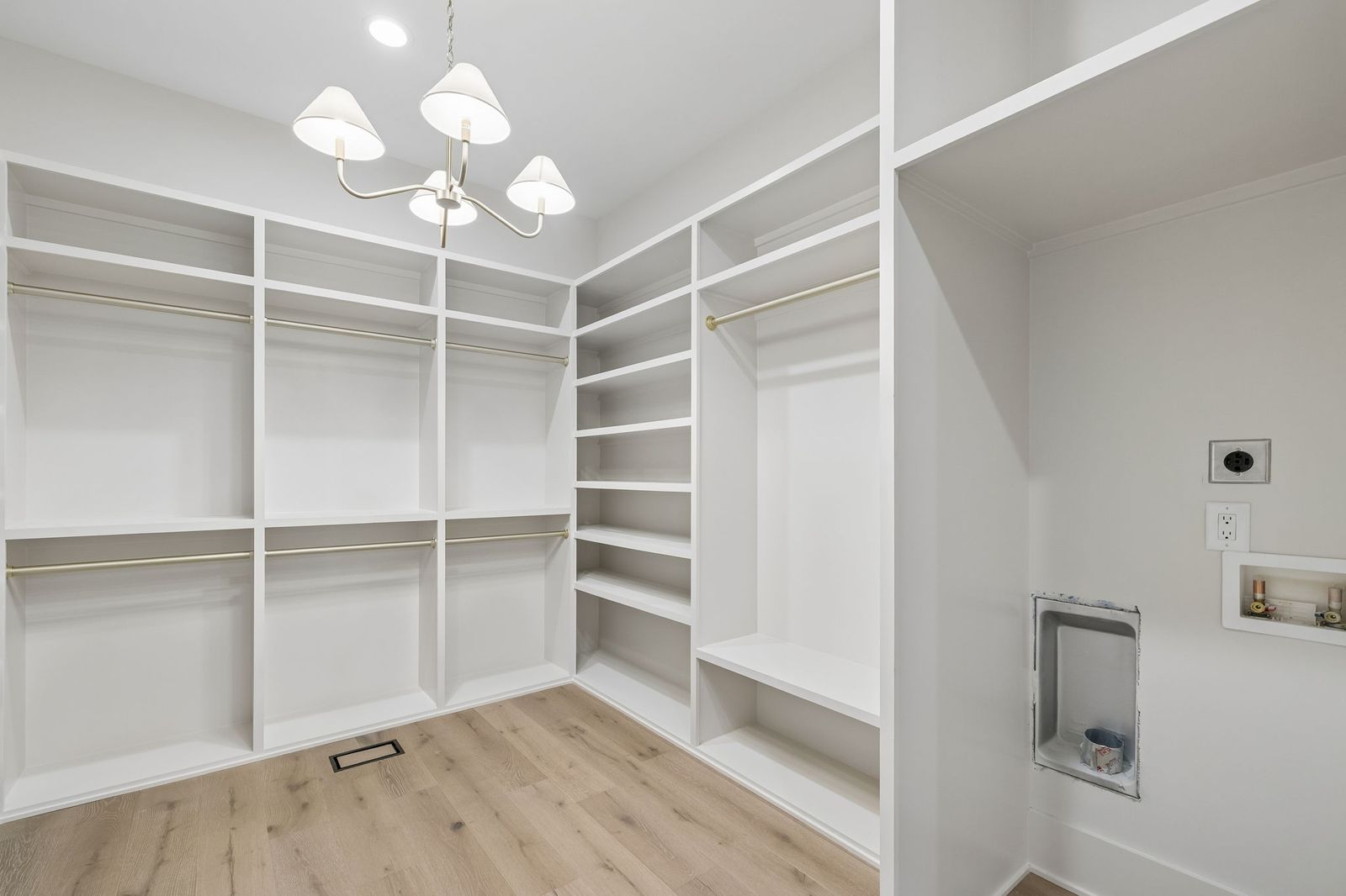 Walk-in closet